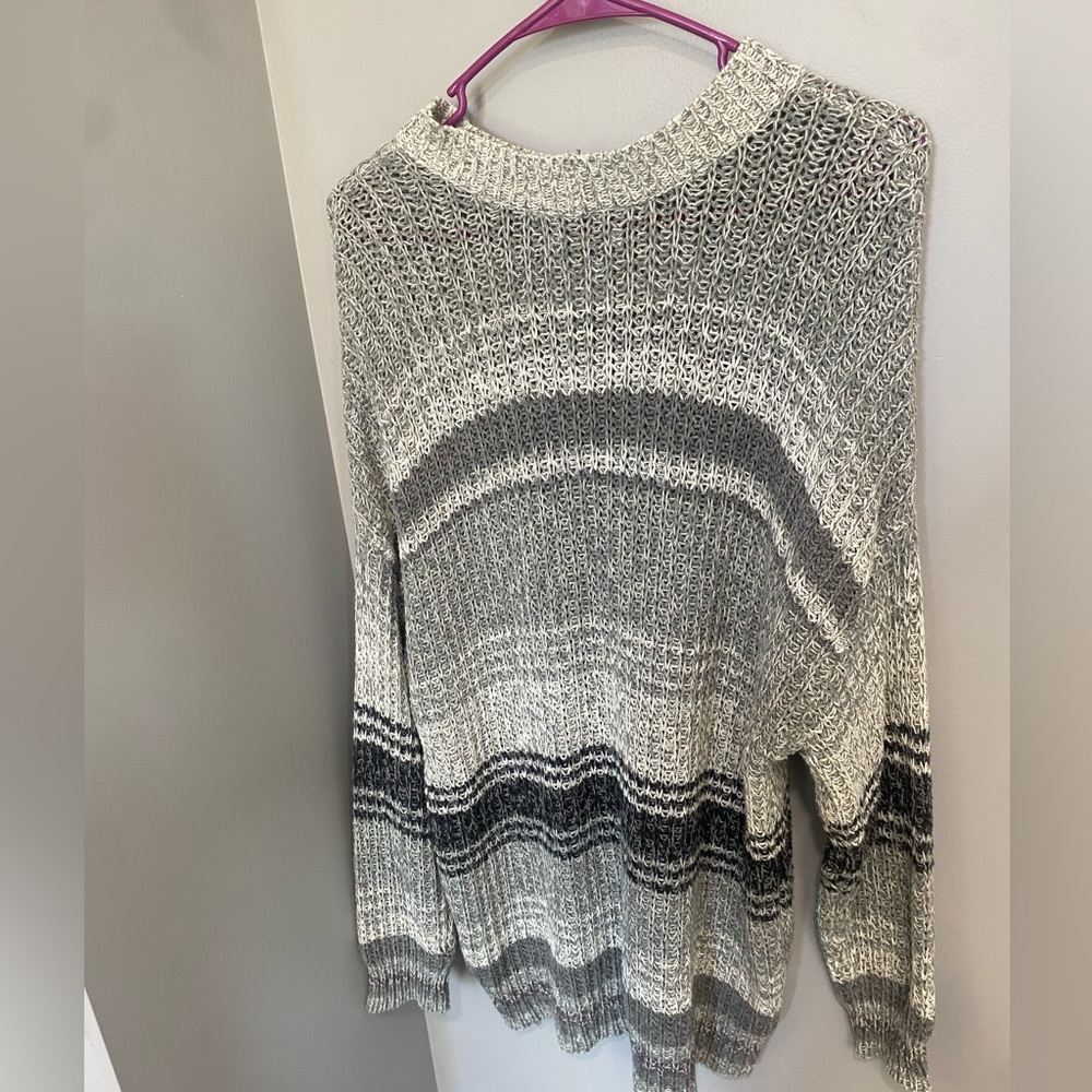American Eagle women’s knit sweater